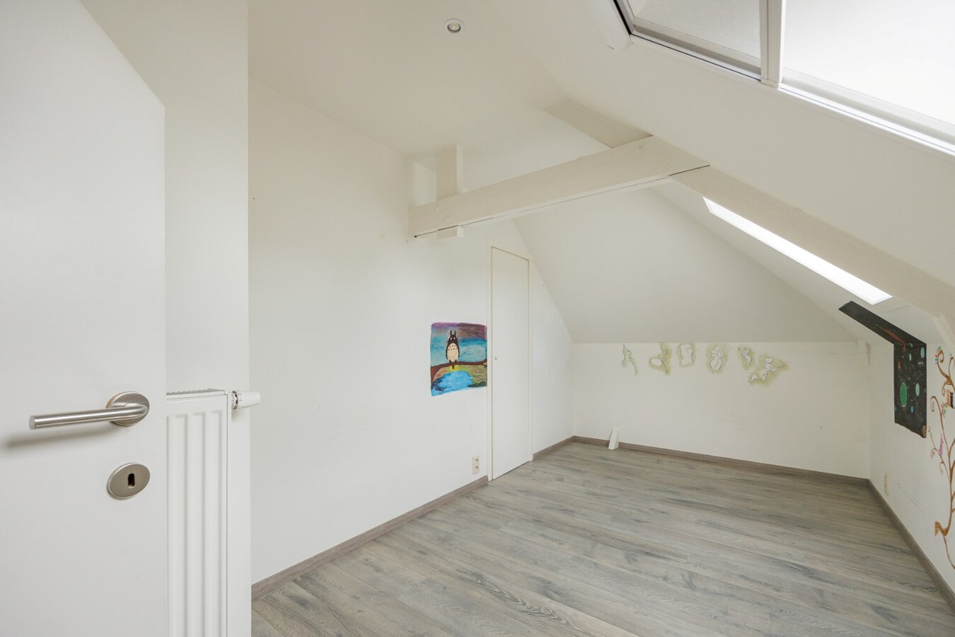 Kangoeroe/praktijk woning met 5 slaapkamers en prachtig open zicht 