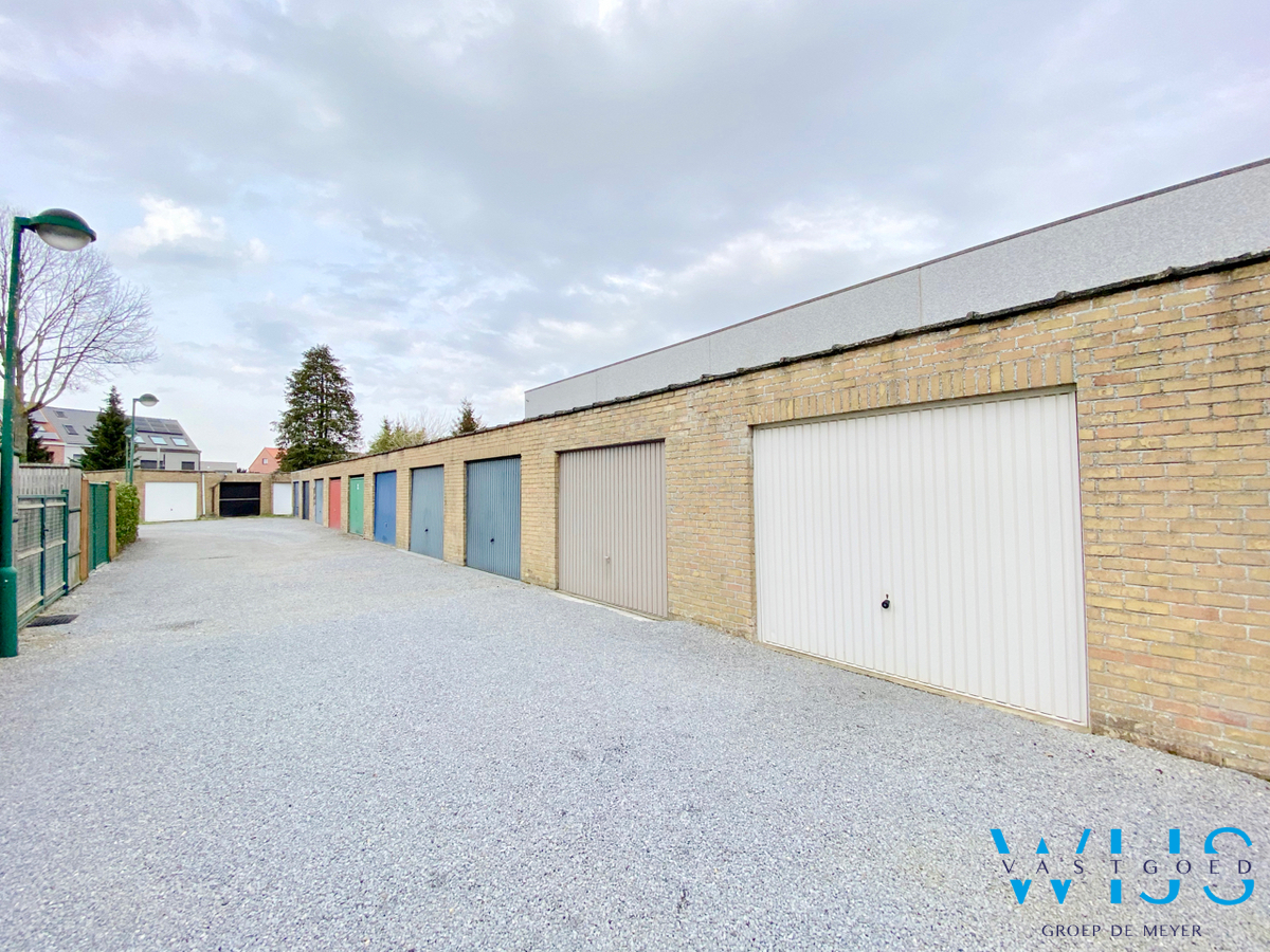 Instapklare &amp; gezellige woning met garage in hartje Eeklo! 