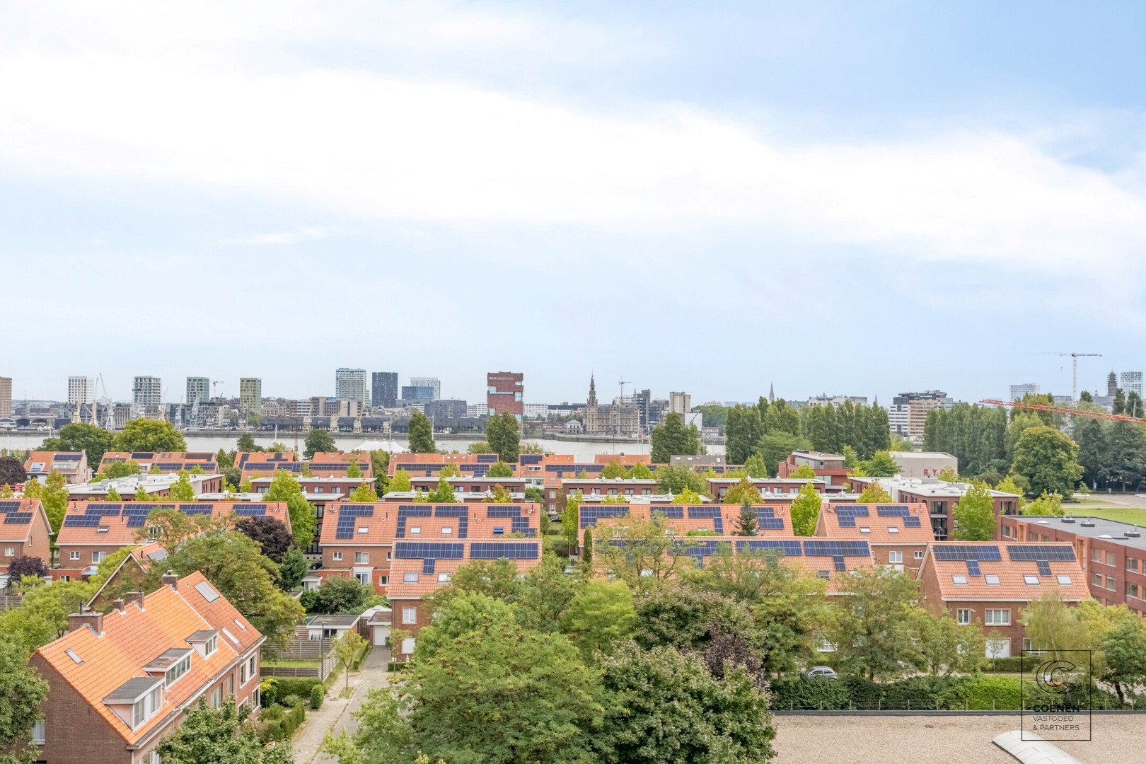 Volledig gerenoveerd appartement op toplocatie te Linkeroever 