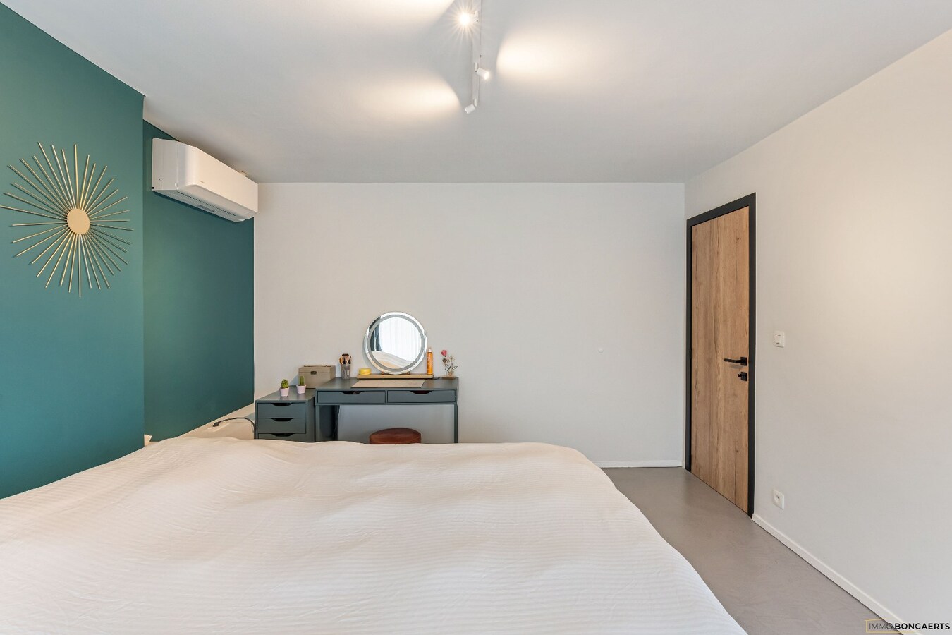 Ruime woning met 4 slaapkamers 