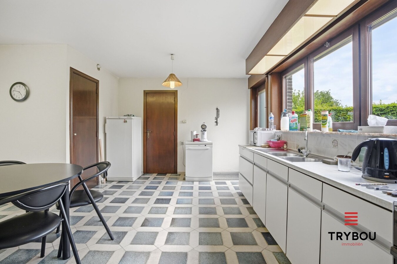 Alleenstaande woning met handelsruimte! 
