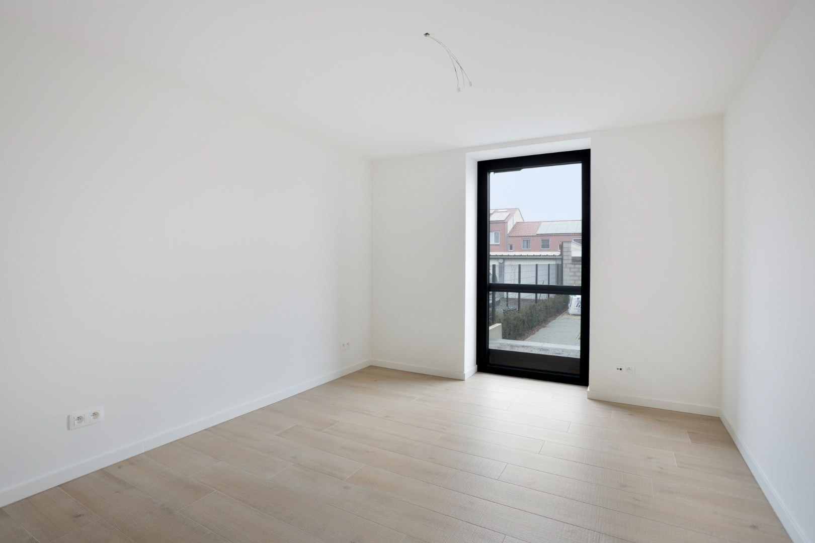 Recent en energiezuinig gelijkvloers appartement met 2 slpk. en tuin in Geel-centrum 