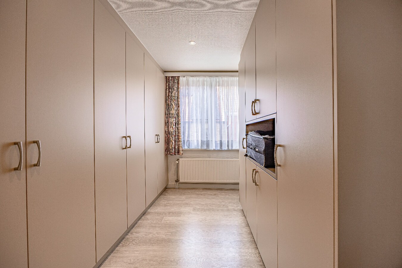 Instapklare woning met garage nabij de zeedijk – energiezuinig en centraal gelegen. 