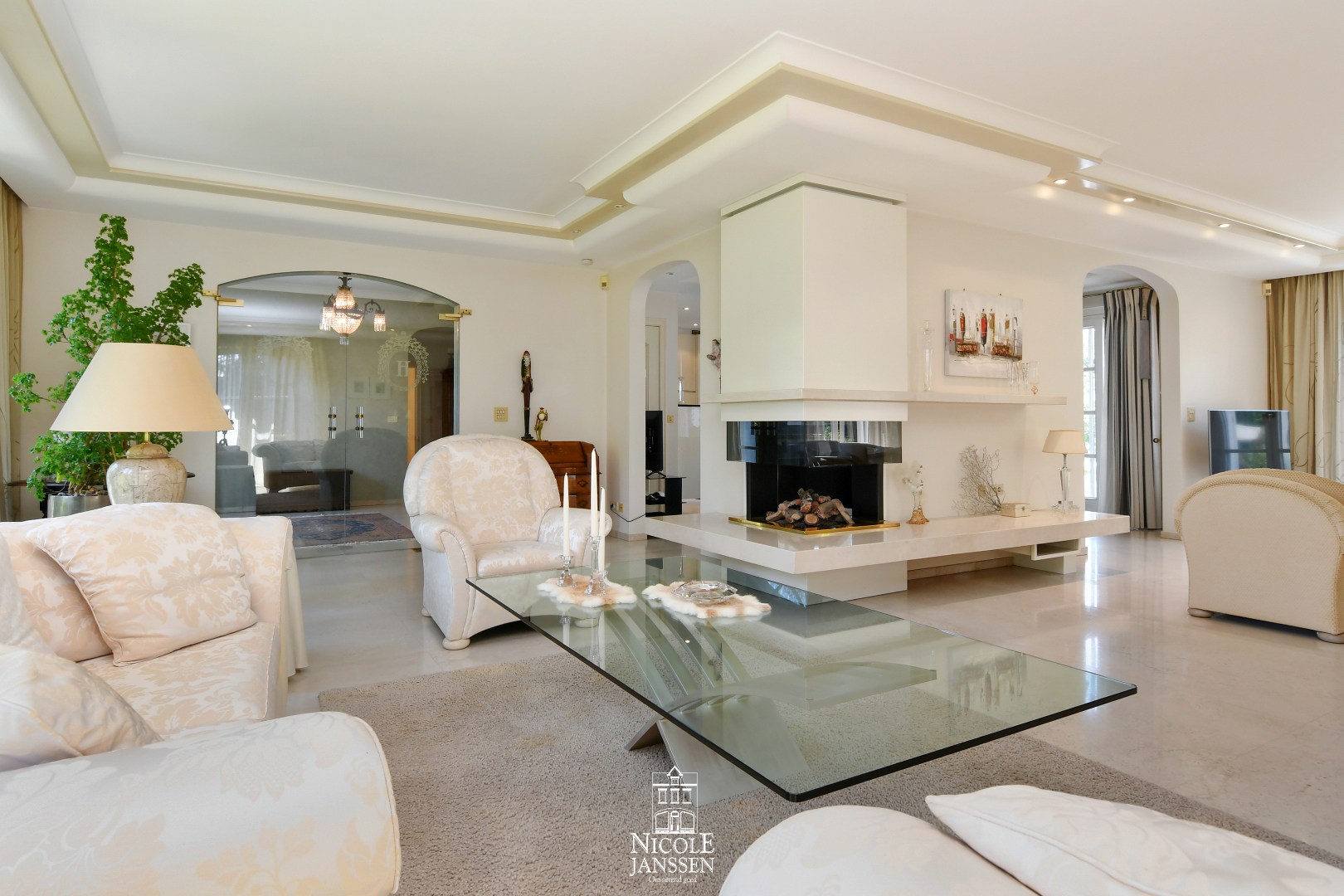 Leefruimte met doorkijk gashaard