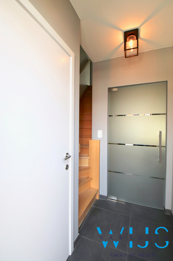 INSTAPKLAAR woonhuis met ZUIDgerichte tuin te Boekhoute ! 