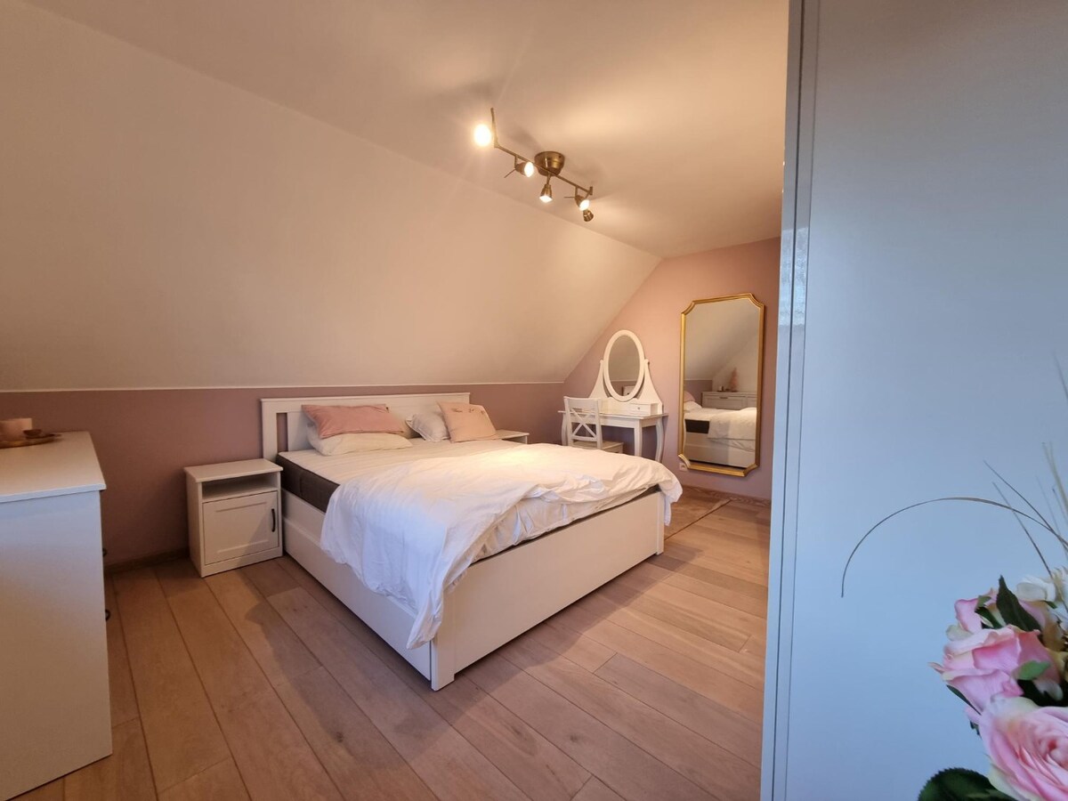 Zeer knappe, halfopen gezinswoning te Lissewege 