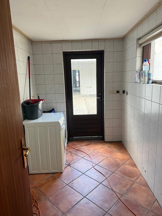 DIT BETREFT EEN WONING MET BIEDEN VANAF PRIJS  € 350.000 K.K. 