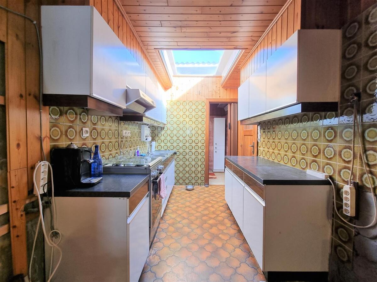 Ruime, te renoveren woning met klein atelier - Zeebrugge 