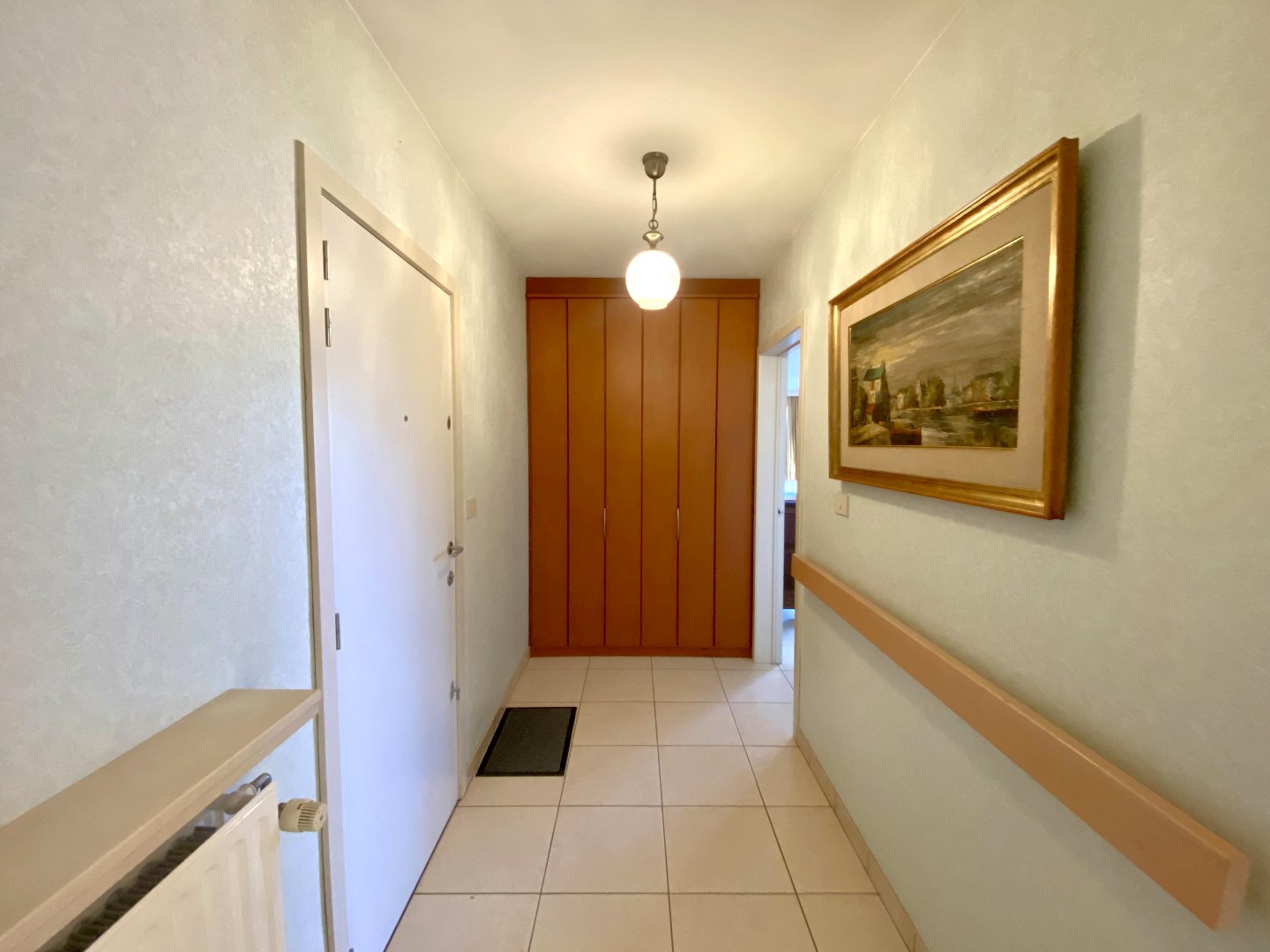 Ruim hoekappartement met 3 slaapkamers en garage in hartje Waregem! 