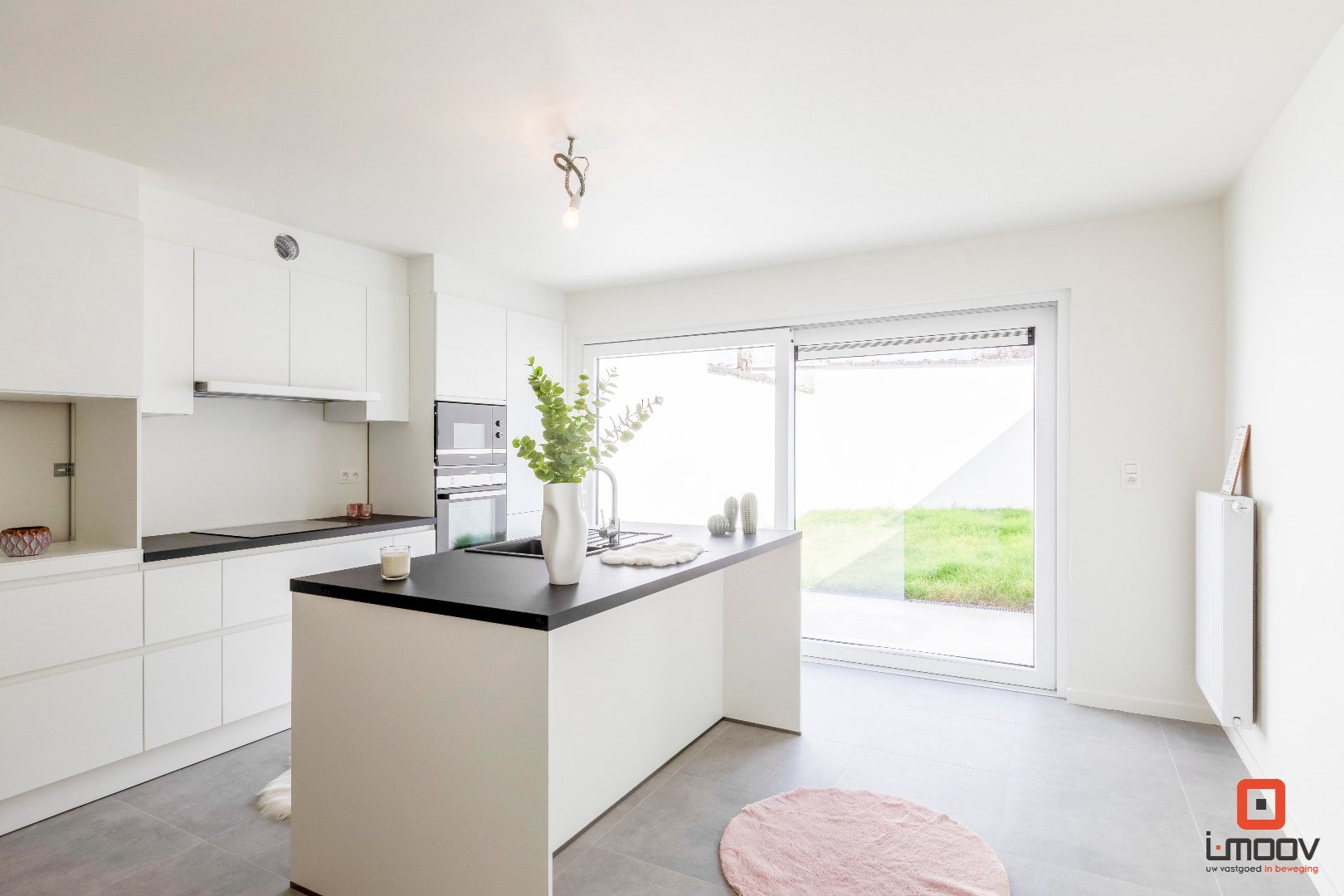 Unieke, compleet gerenoveerde woning met veel charme en zonnige tuin! 