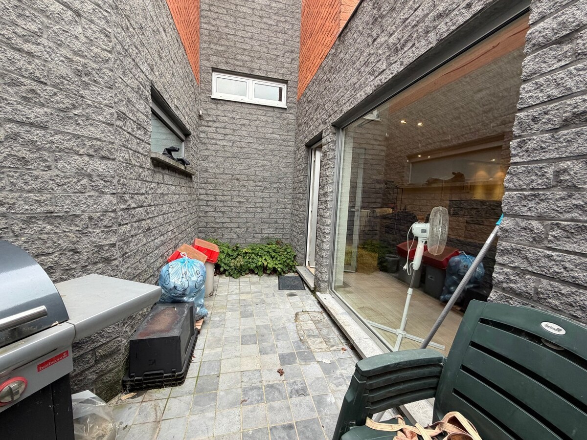 Gelijkvloers app. nabij het Carlos Dierickxplein te Asper. 