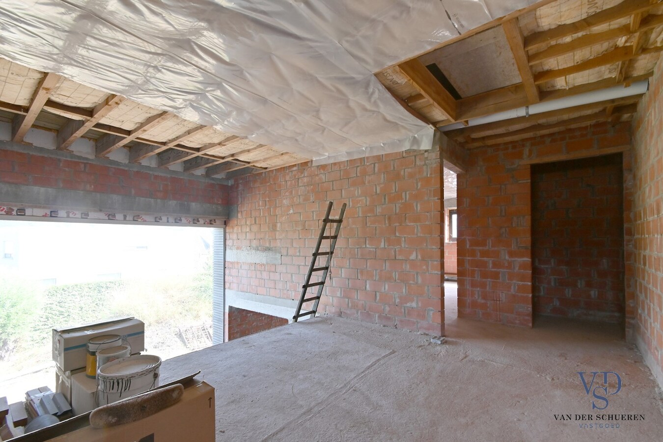 Eigentijdse woning (nog af te werken) te Vurste. 