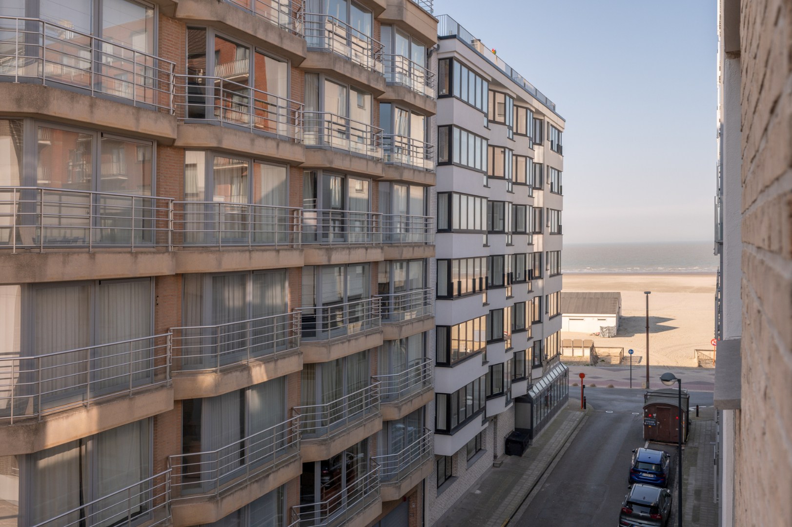 Uiterst ruim appartement met 3 slaapkamers en 2 badkamers 