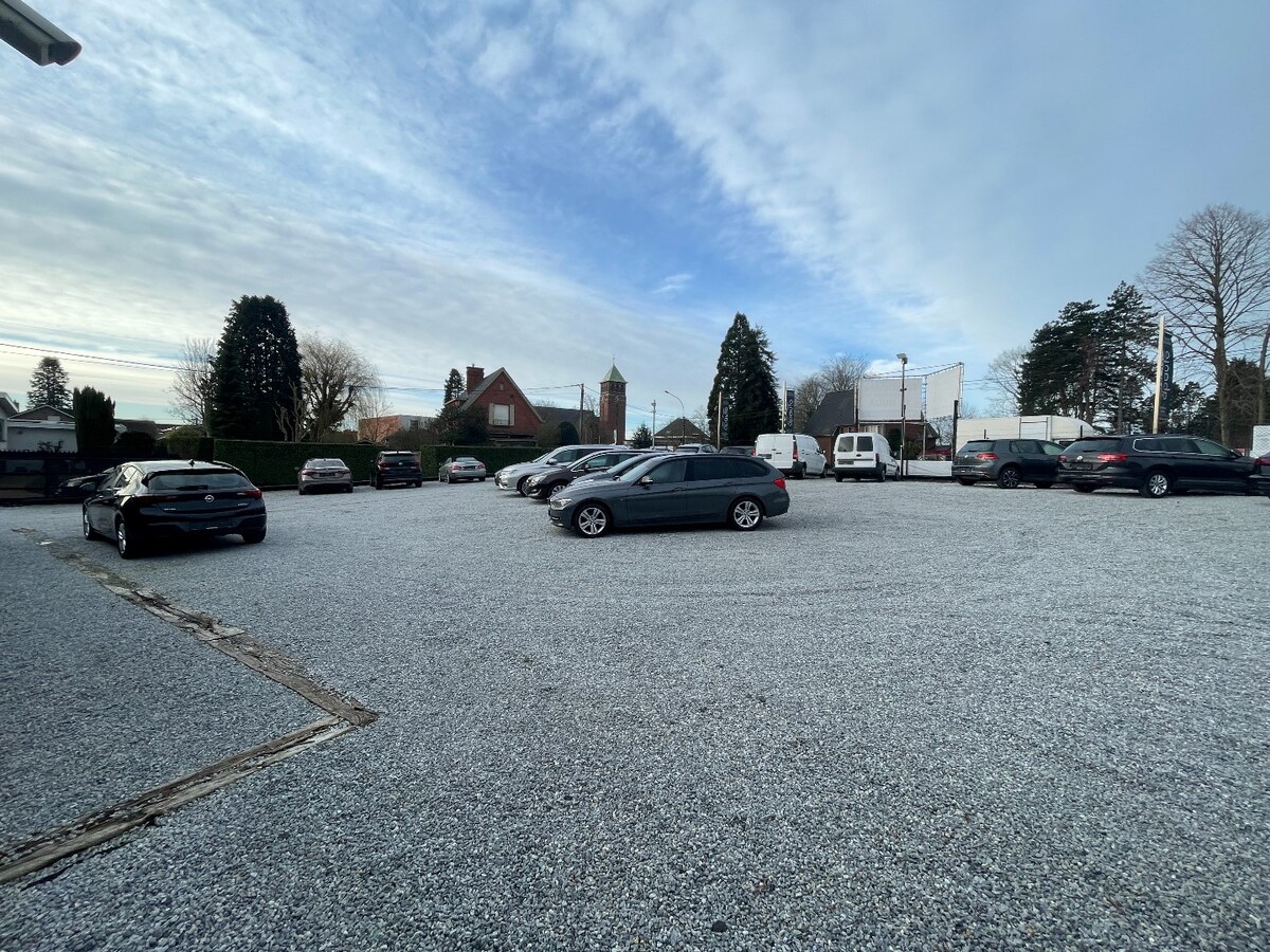 Uniek gelegen terrein (1000m²) op een uiterst centrale ligging te Roeselare 