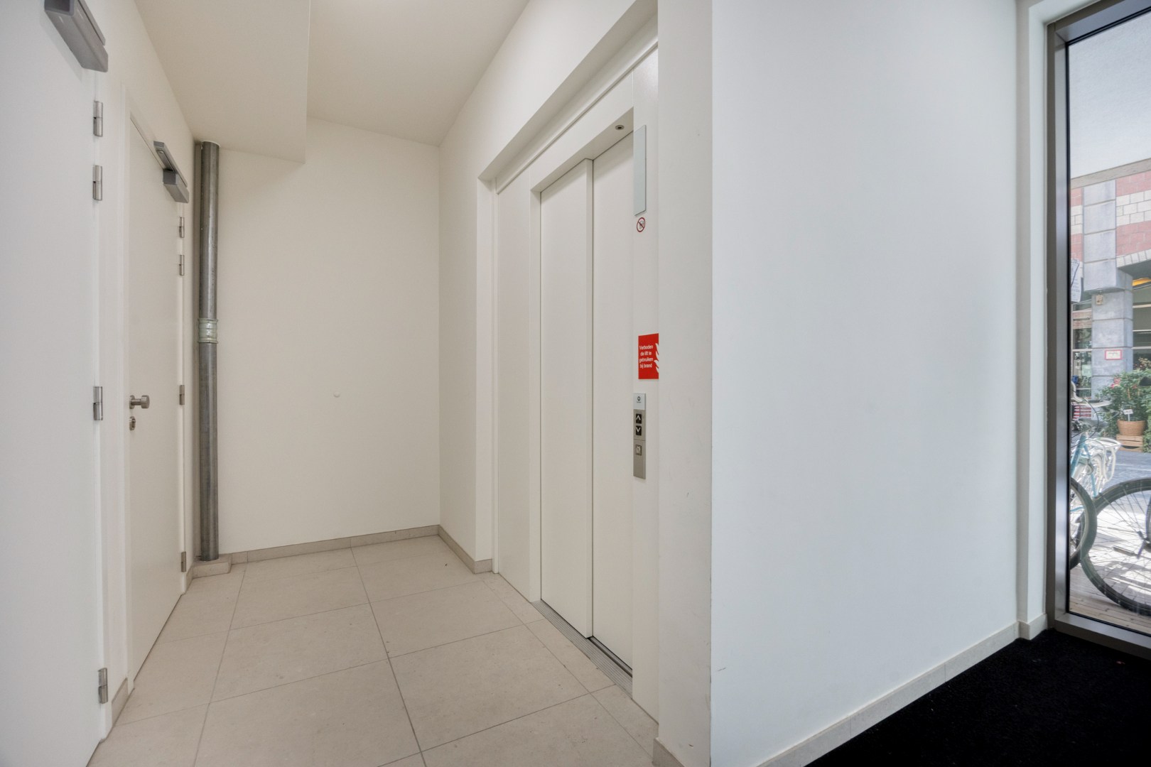 Bemeubelde studio met terras en kelderberging in het centrum van Leuven! - EPC 50 kWh/m² - bewoonbare opp. 37,5 m² 