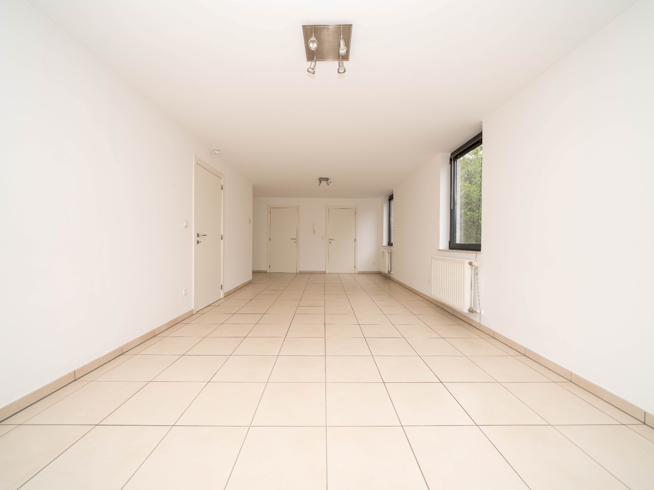 Recent 1-kamer appartement met staanplaats en kelder 
