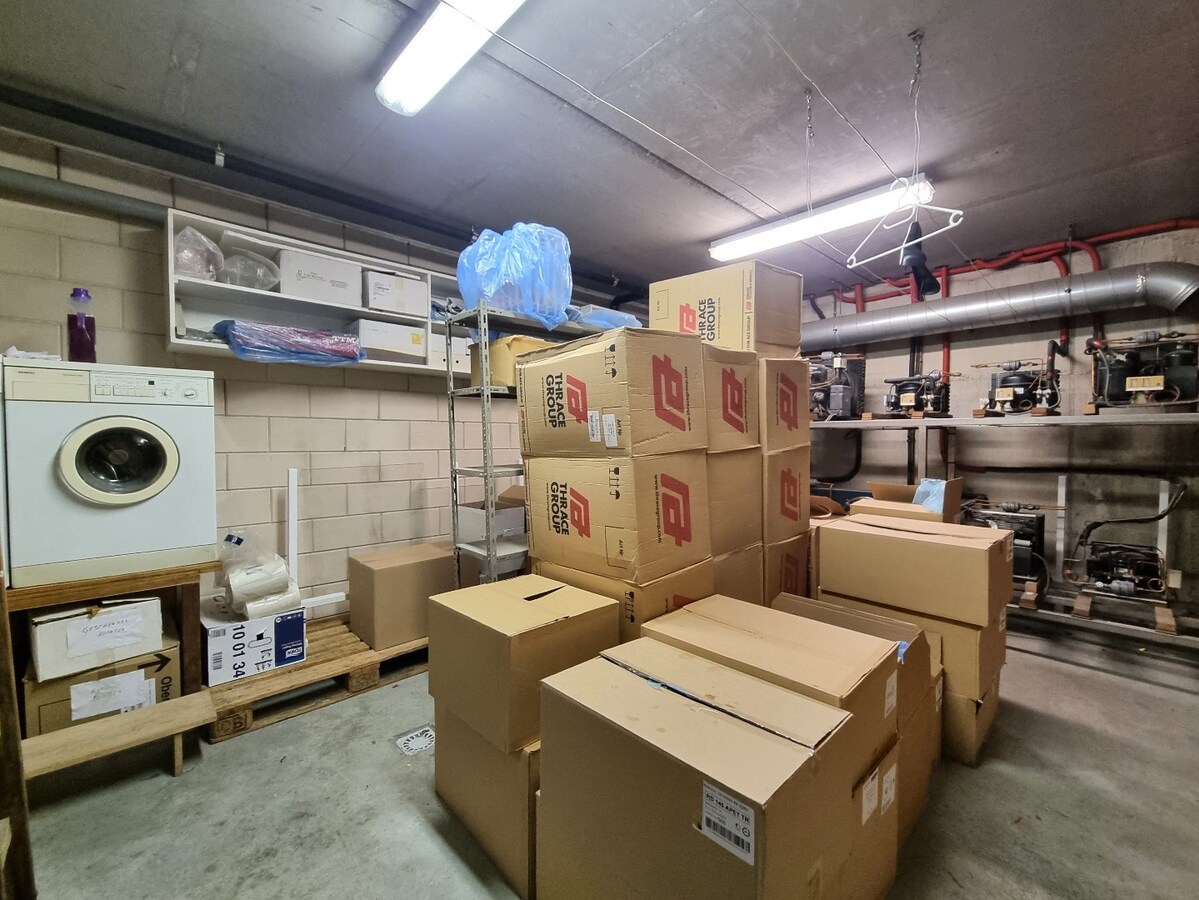 Handelszaak (hoekligging) op absolute topligging in Heist 