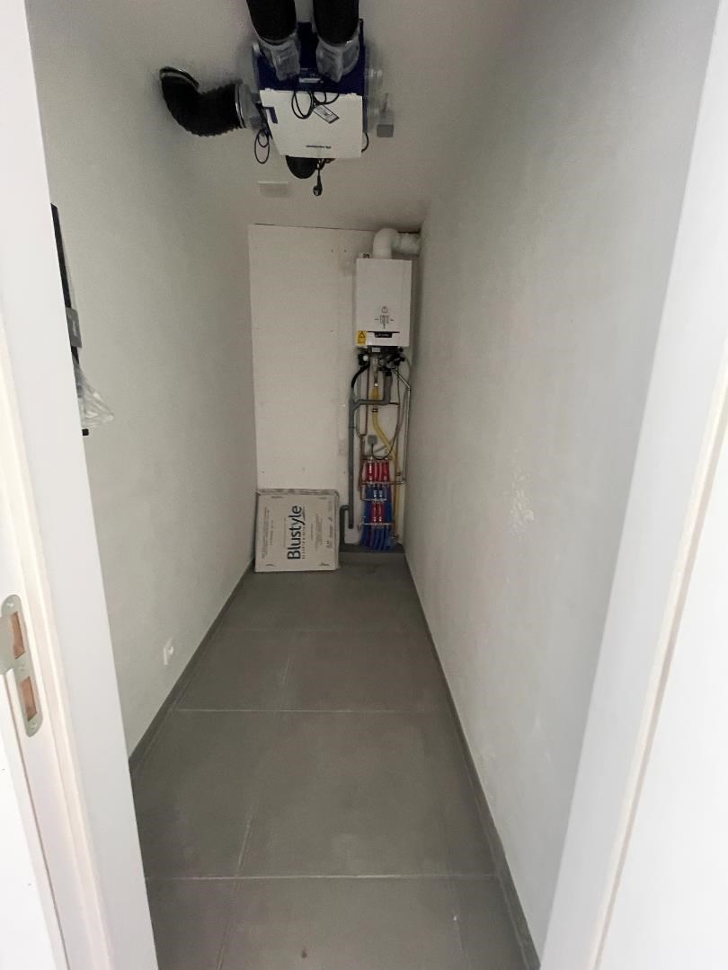 Recent twee slaapkamerapp. met autostaanplaats en terras 