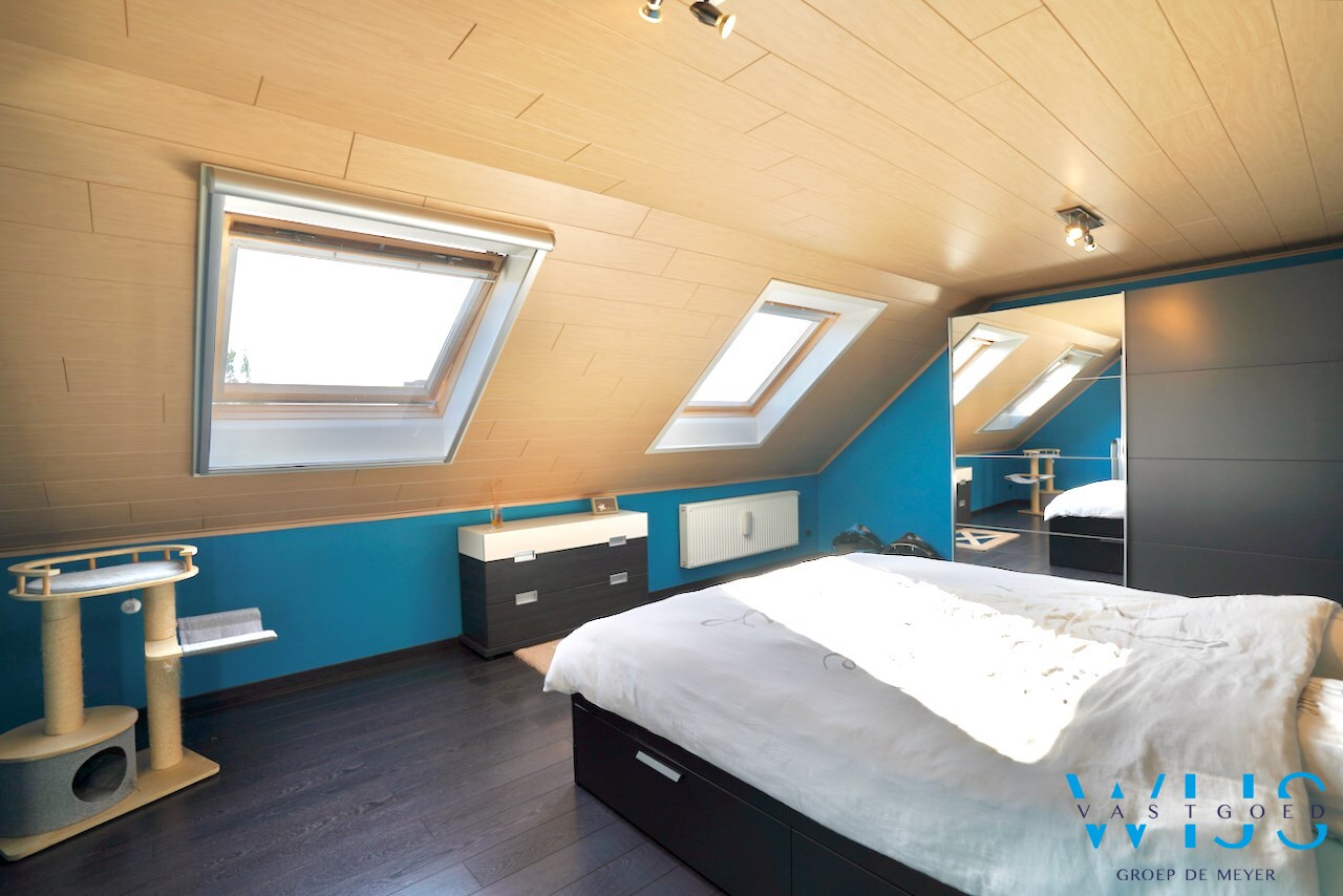 Ideale gezinswoning op 555 m² met 2 garages te Evergem ! 