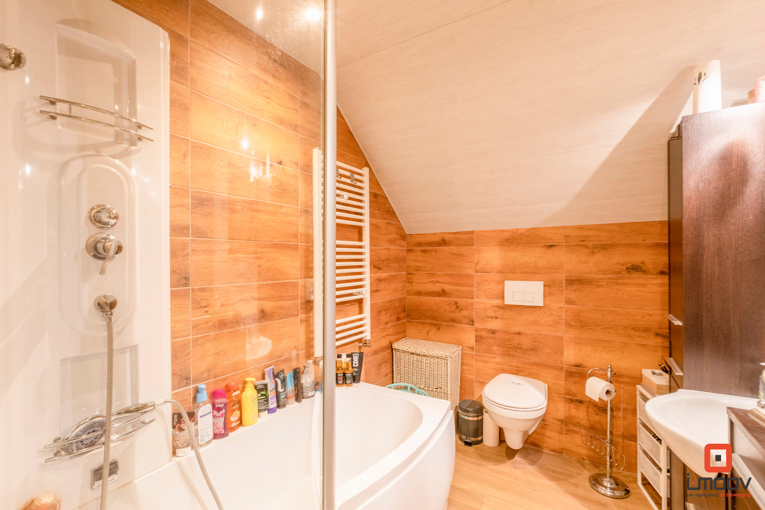 Recent gerenoveerde woning met garage en tuin 