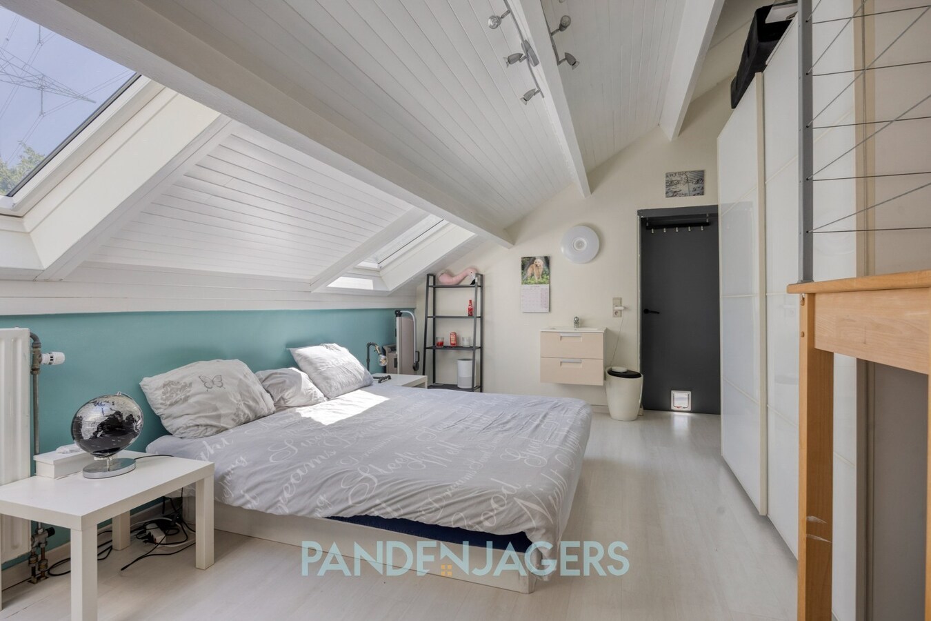 Modern en lichtrijk halfopen bebouwing op uitzonderlijke locatie te Kontich 