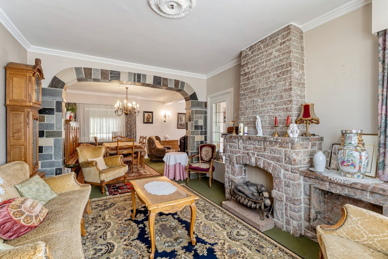 Halfvrijstaande gezinswoning op een ruim perceel van 13a80ca op wandelafstand van het centrum van Opoeteren! 