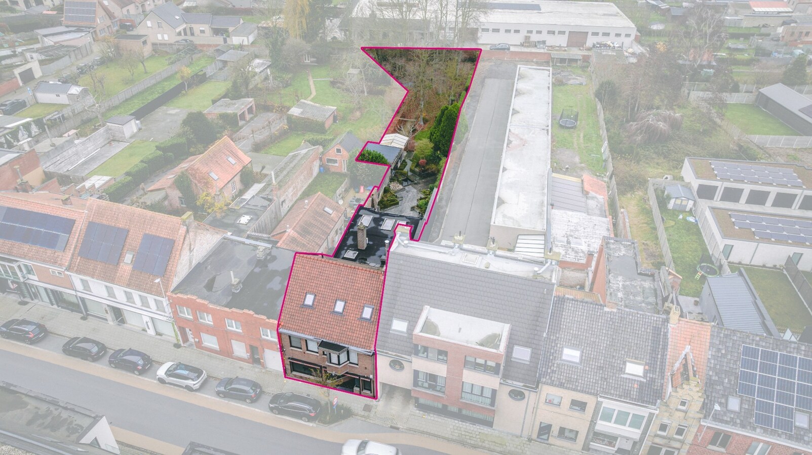 Veelzijdige woning met tuin en uitweg in Eernegem 