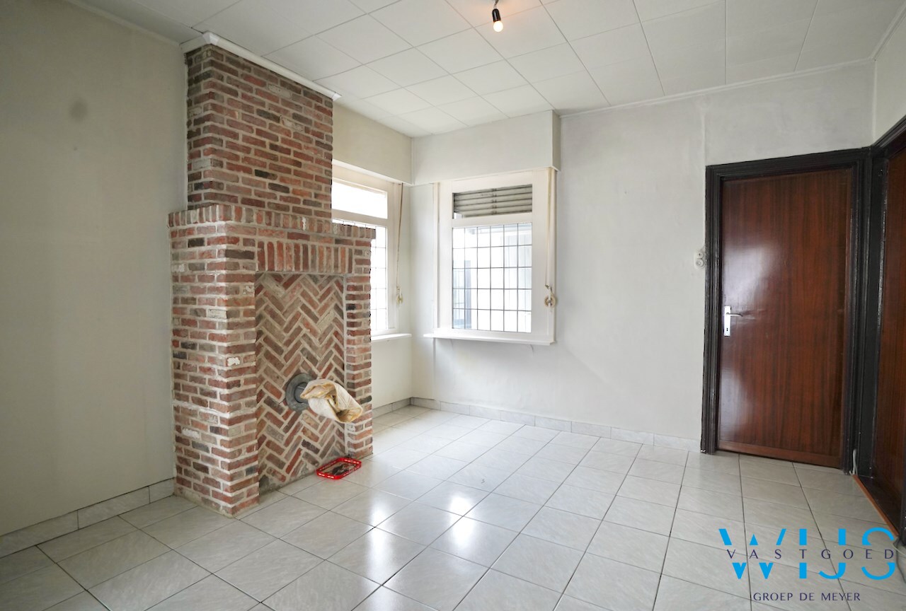 Te renoveren woning in centrum Ertvelde 