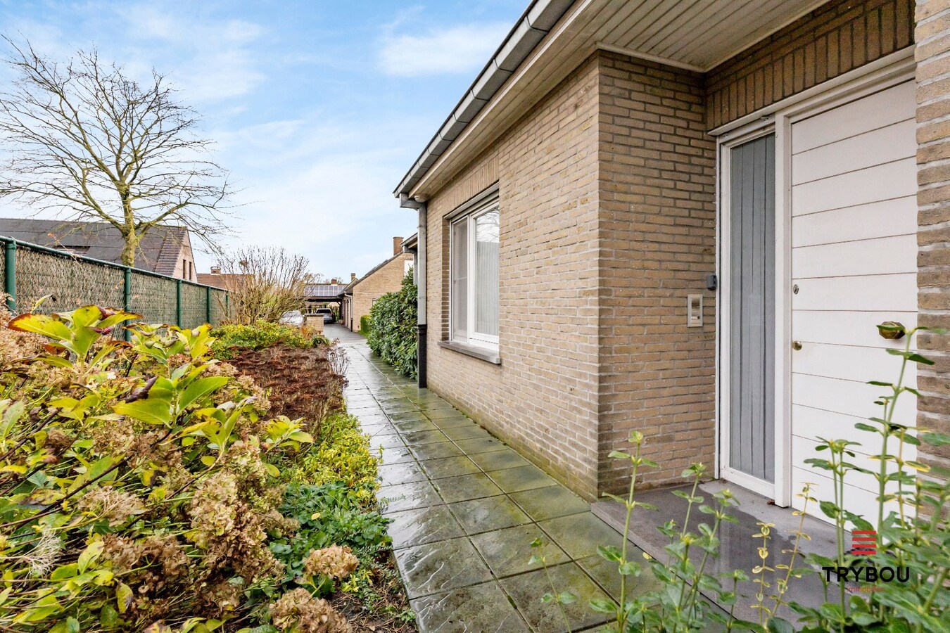 Statige, alleenstaande woning met rustige ligging te Ieper (Boezinge) 