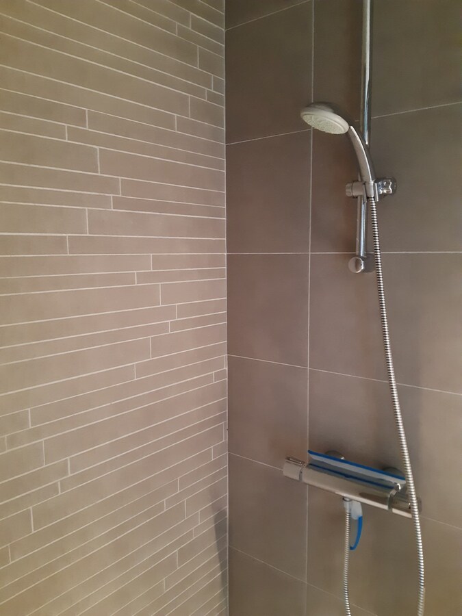 Recente, eigentijdse villa in doodlopende verkaveling ! 