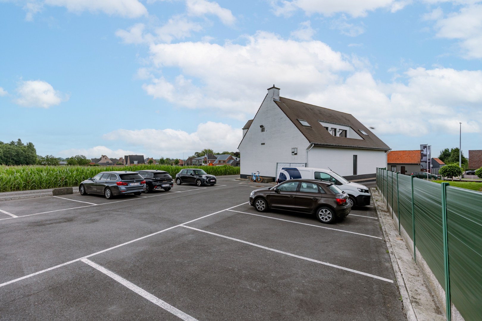 Vlot te bereiken kantoorgebouw 