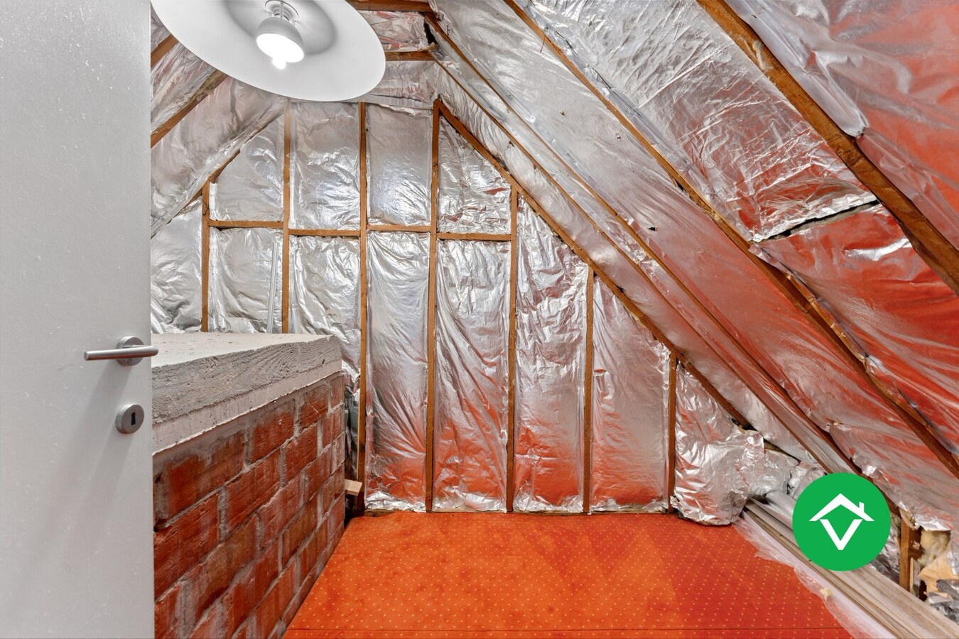 Instapklaar appartement met 3 slaapkamers en autostandplaats te Brugge 