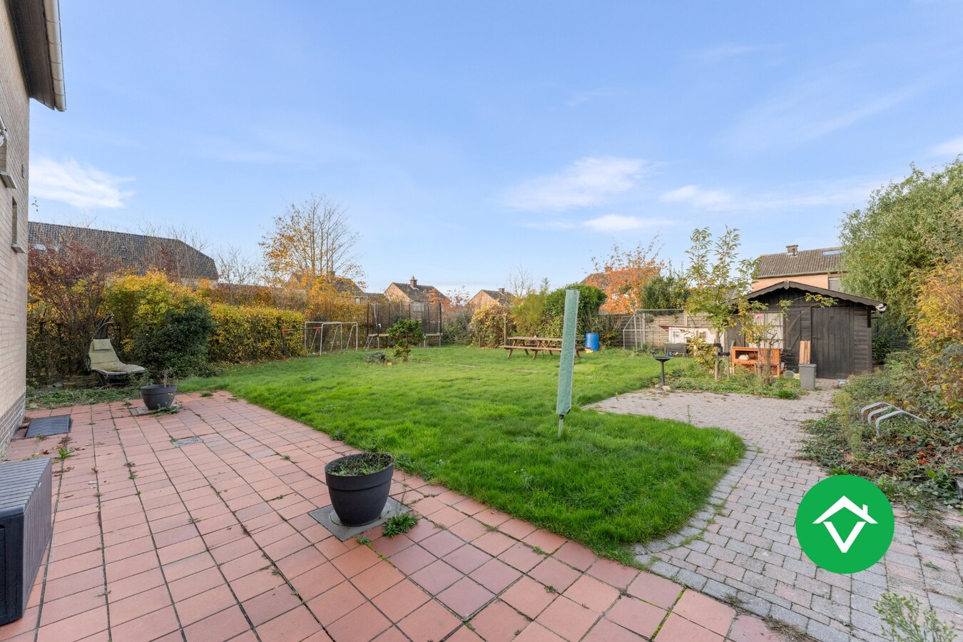 Instapklare vrijstaande woning met zonnige tuin in rustige woonwijk te Eernegem 