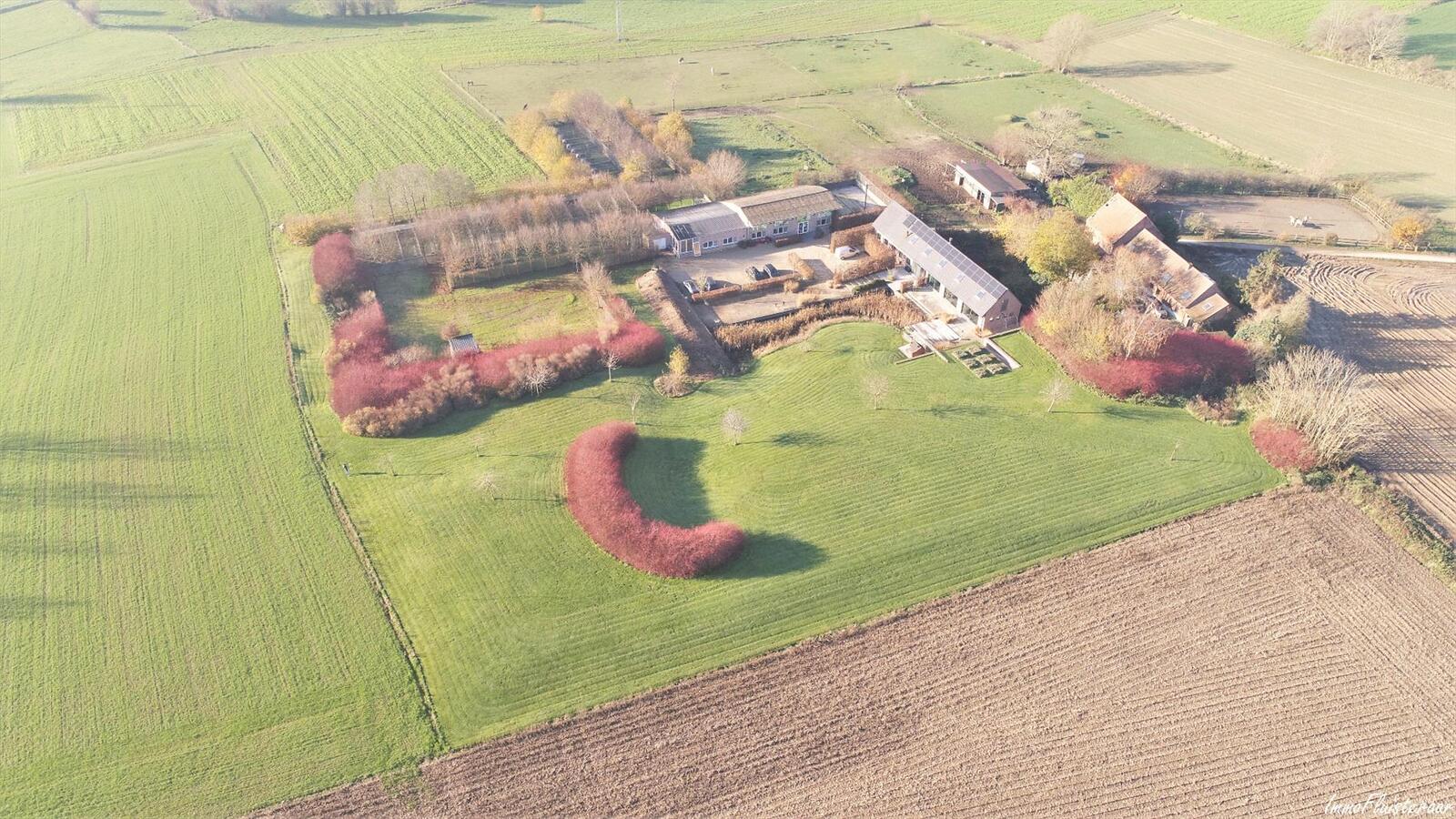 Magnifique maison avec grande annexe et prés sur environ 2ha à Biévène (Brabant Flamand) 