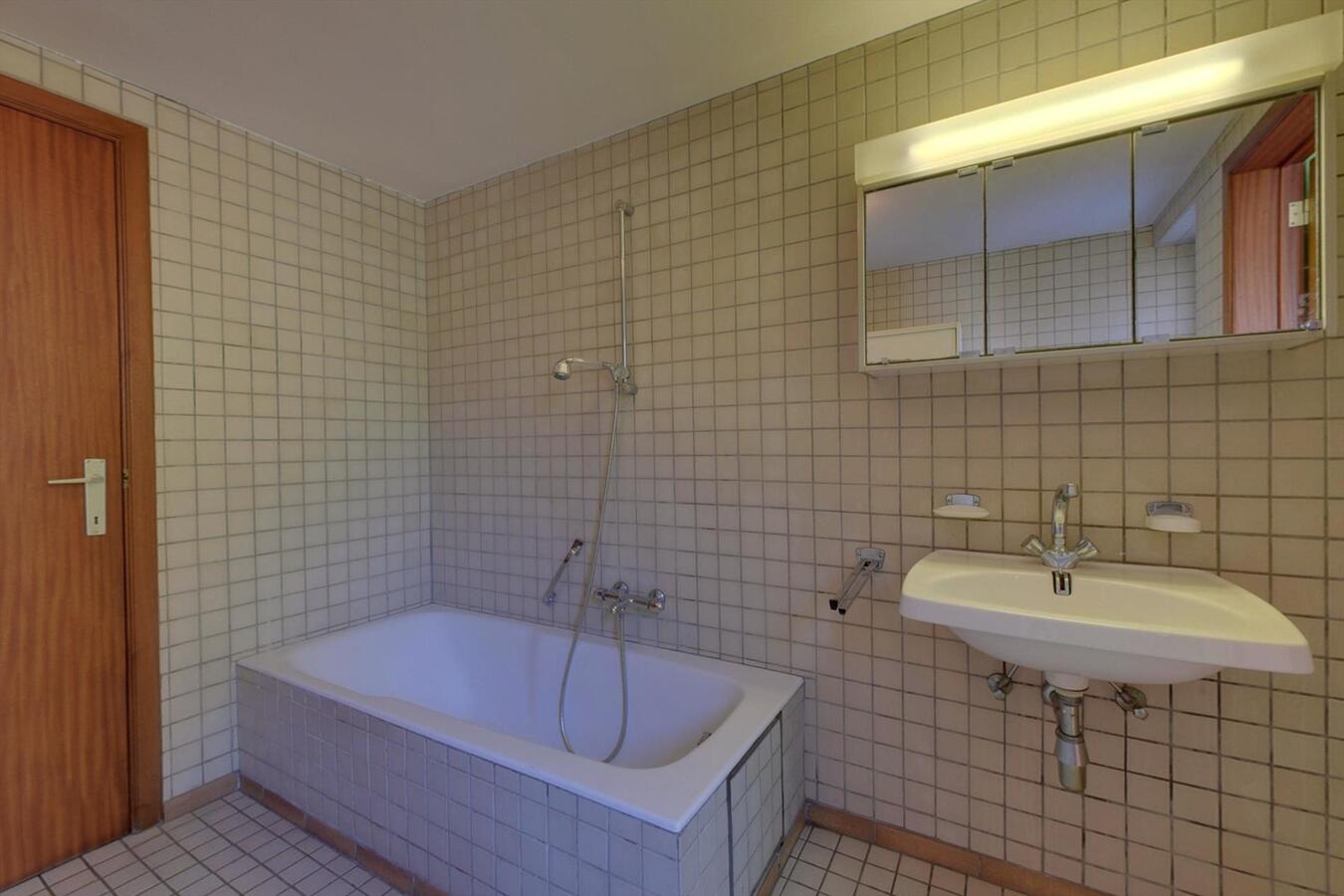 Rustig gelegen villa met garage 