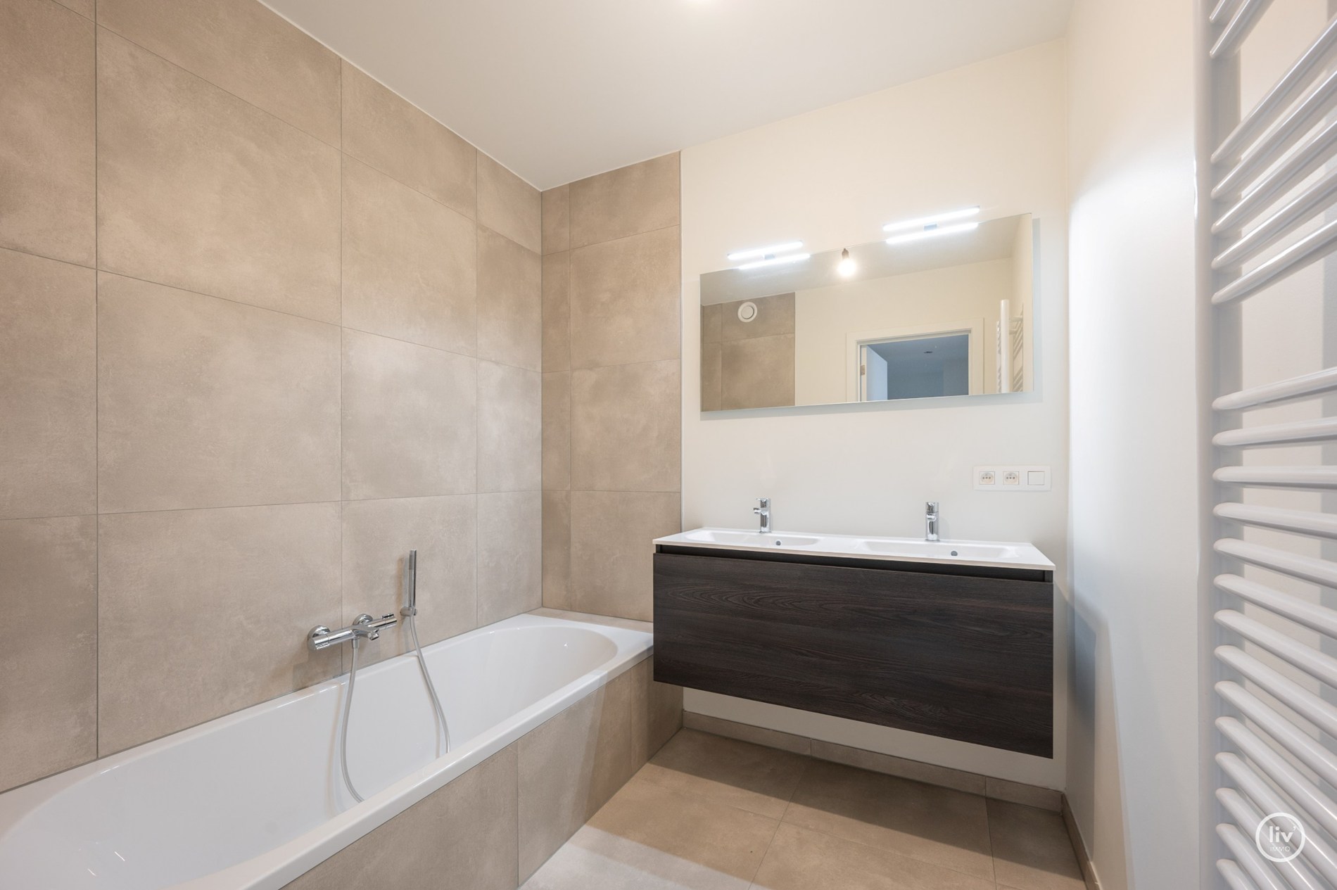 NIEUWBOUWPROJECT MADELEINE: Modern appartement met 2 slaapkamers gelegen in het centrum van Knokke. 