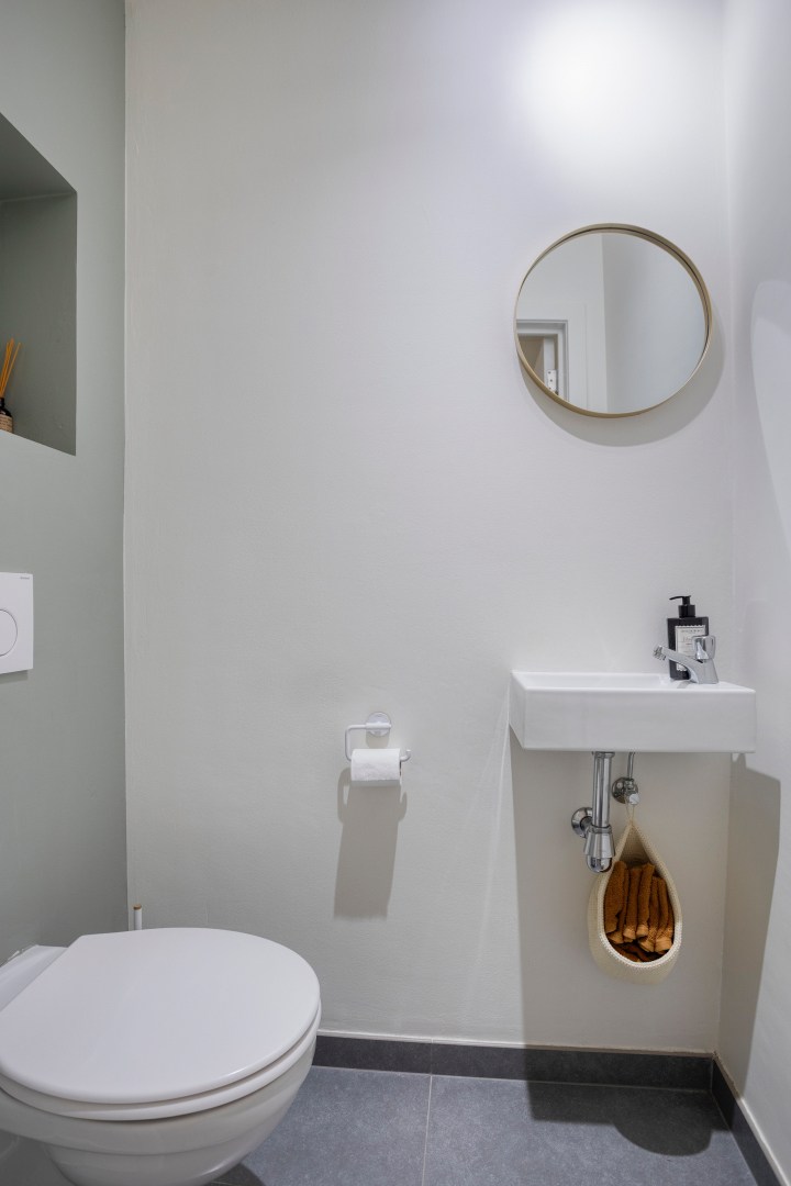 Energiezuinig en instapklaar gelijkvloers appartement met 2 slpk. en ruime tuin in het centrum van Geel 