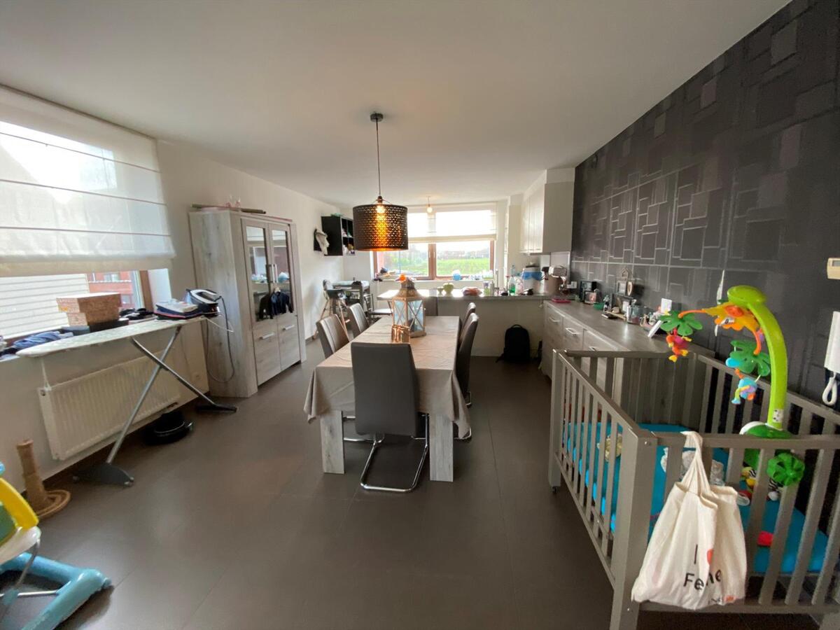 Ruim appartement met 3 slaapkamers en ruim terras 