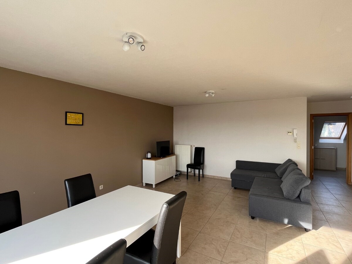 Ruim en goed gelegen 1 slaapkamer appartement! 