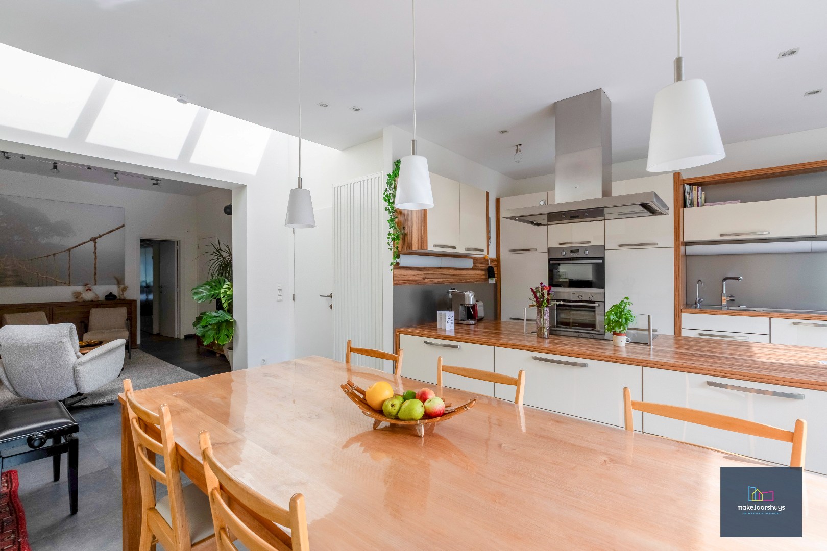 VERKOCHT ! Instapklare energiezuinige handelswoning met tuin en garage 