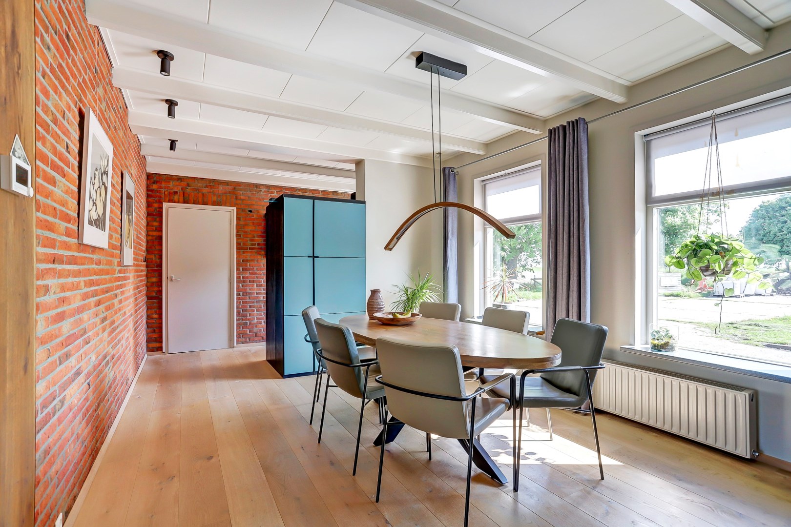 Eengezinswoning verkocht | onder voorbehoud in Oudebildtzijl