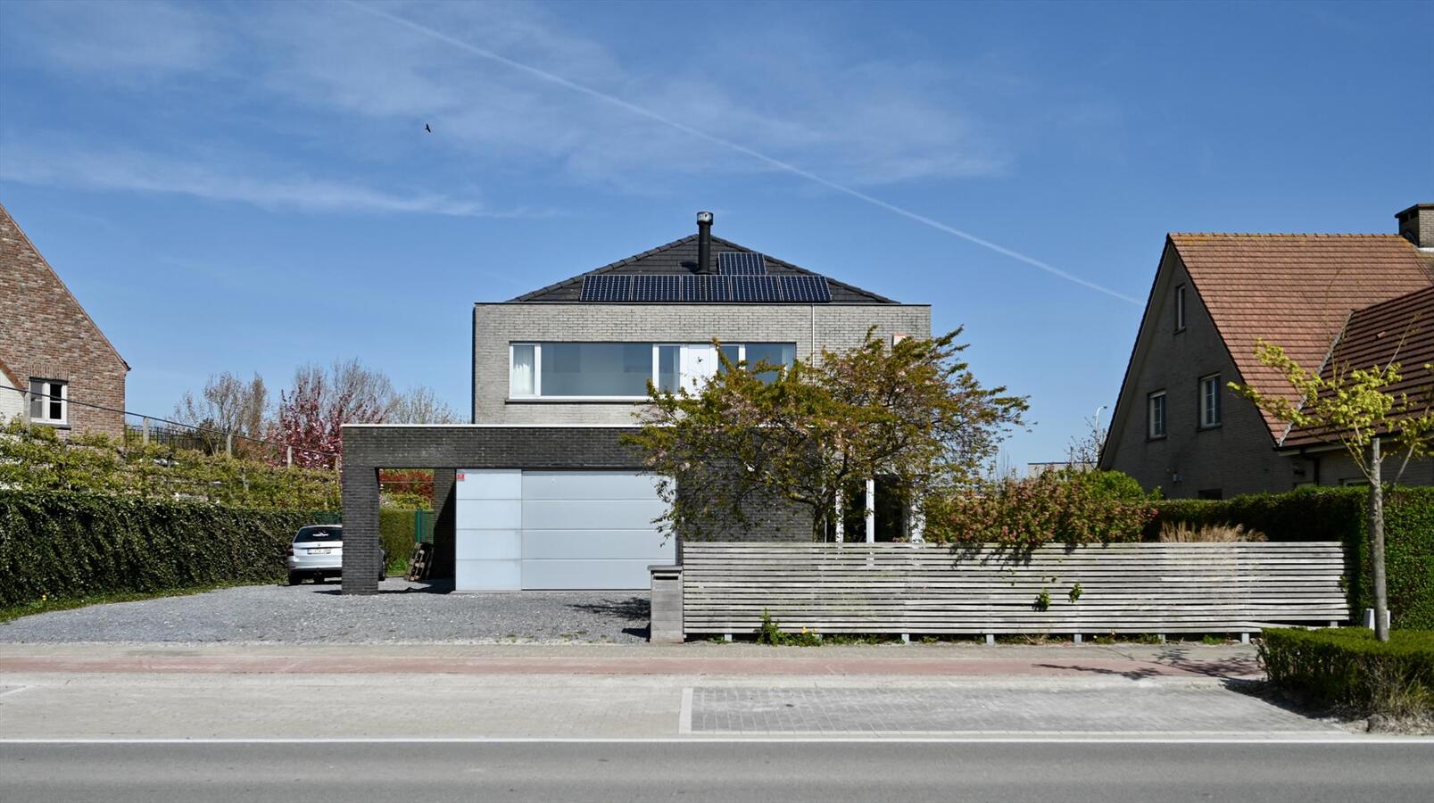 MAGNIFIEKE MODERNE VILLA OP TOPLIGGING NABIJ CENTRUM OOSTENDE 