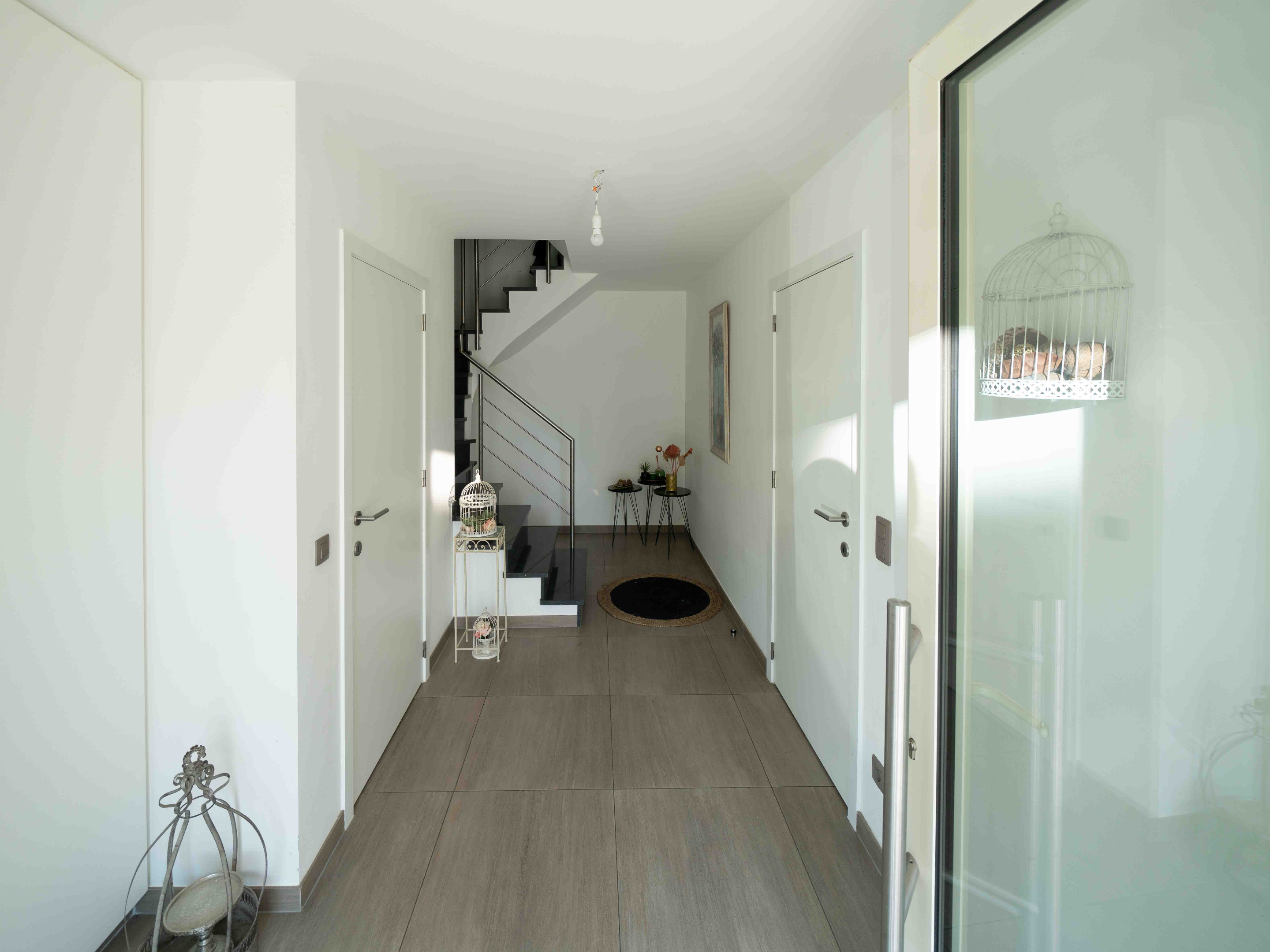 Zéér ruime en recente woning met 3 kamers en 2 badkamers 