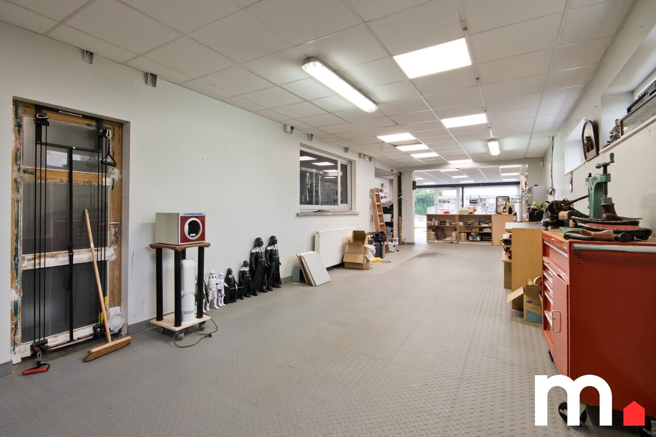 Uniek handelshuis met woonst op toplocatie – 220m² commerciële Ruimte + 165m² woning 