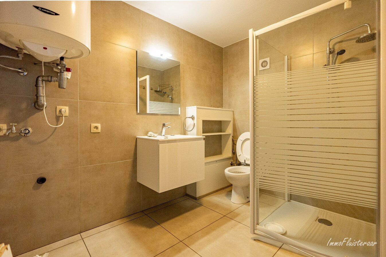 Propriété équestre avec maison à rénover à ca. 90a à Wonck (Bassenge). 