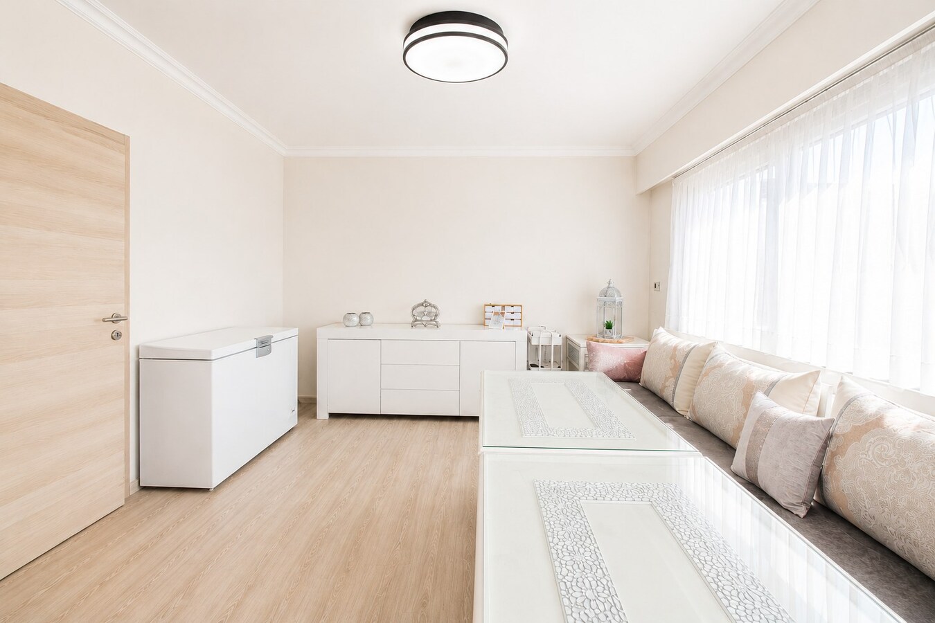 Uitzonderlijk ruime en centraal gelegen stadswoning met EPC-label B, 6 slaapkamers, tuin en terras in Sint-Niklaas! 