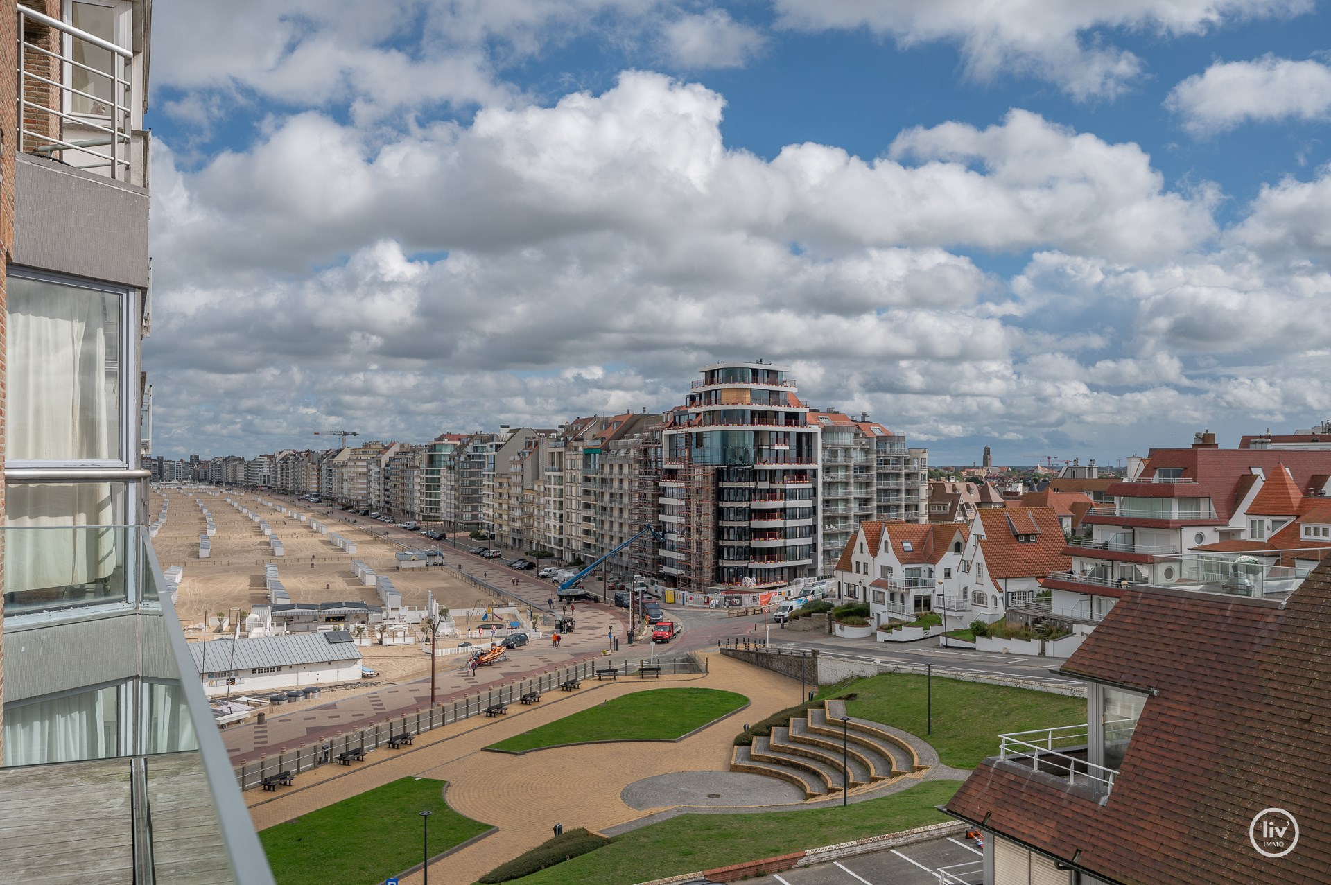 Luxueuze mezzanine van ca. 215 m² met open zichten op toplocatie in Duinbergen 