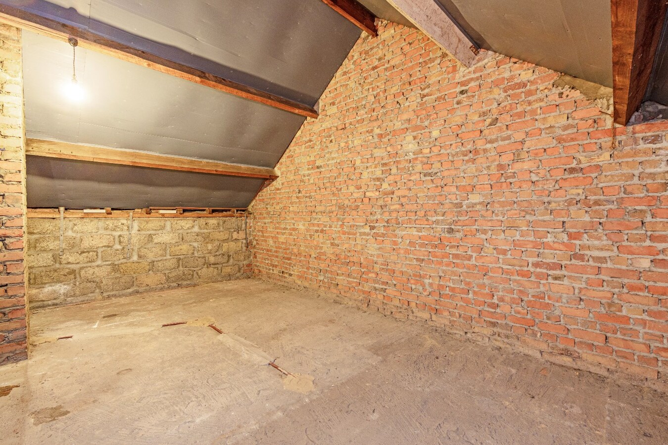 Stevige gezinswoning met 4 slpk in centrum Oudenaarde 