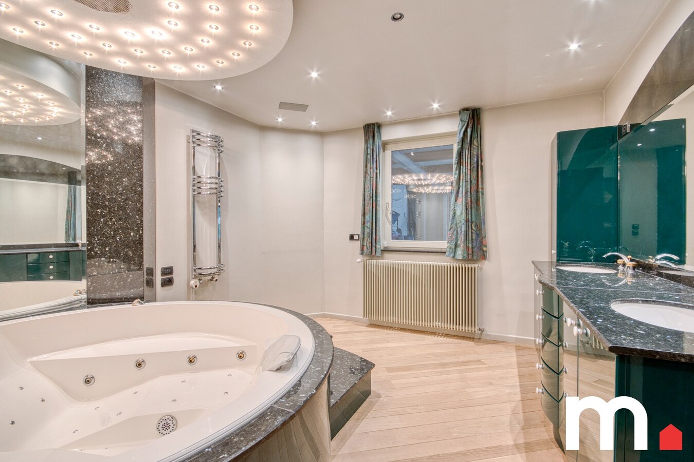 Villa met binnenzwembad, sauna en praktijkruimte (160m2) te Kuurne ! 