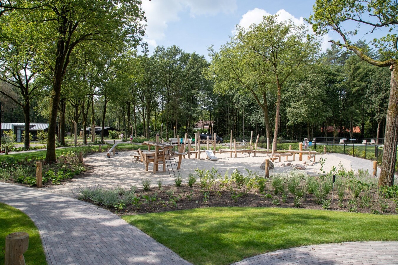 Vrijstaande recreatiewoning met 3 slaapkamers op resort 'De Brabantse Kempen'. 